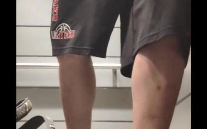 Sexy possum: Es ist nur ich, mein großer unbeschnittener penis in zufälligen öffentlichen...