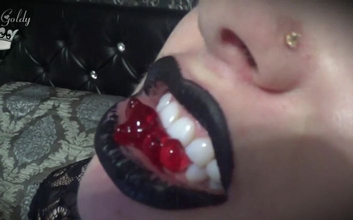 Goddess Misha Goldy: Попередній перегляд #lipstickfetish та #vorefetish відео: 5 колторів для моїх губ і gummy bears vore