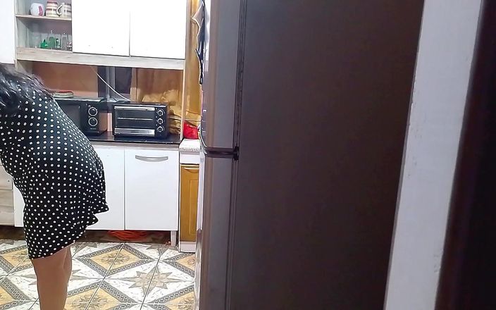 BBW Kelly Mom: Сцена из фильма между горшками и кастрюлями, трахом на кухне