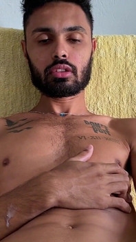 Hitting that hot handjob until a lot of milk comes out