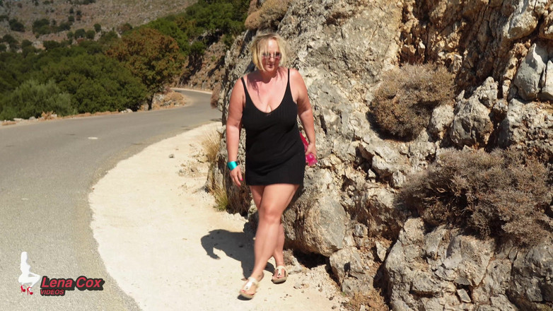 Lena Cox: Aventura de chorros salvajes y placer crudo en la carretera...