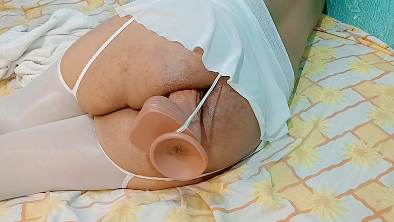 Looking for new things: Nästan allt passar i min jumbo -leksak, även om det gör ont!