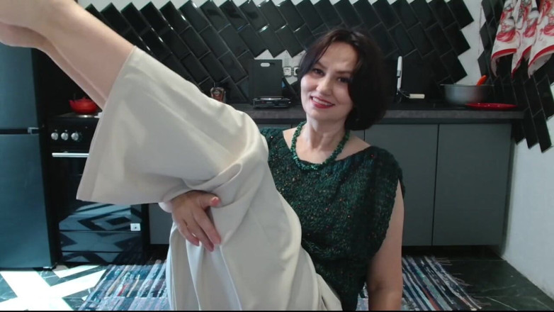 ANGELA_LADY: Fuck My Smooth Heels