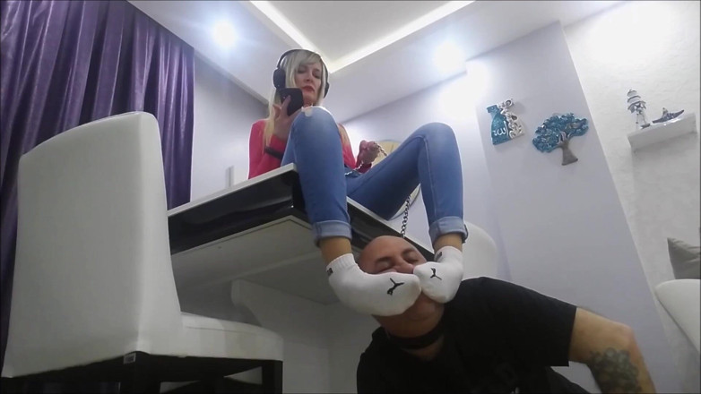 Goddess Lina: Доминирование богиней Lina носками, том 1