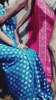 भाभी उसने अपने देवर का लंड पकड़ा और उसे चूसा और अपनी भाभी को चोदा।