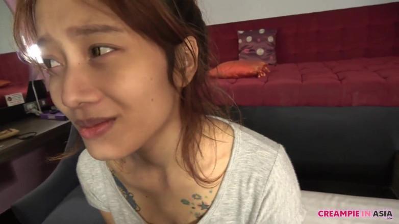 Creampie In Asia: 쪼이는 보지가 너무 작다