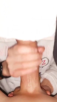 Azgın üvey kız kardeş sevimli pjs bakış açısında şişman bir yarak emiyor