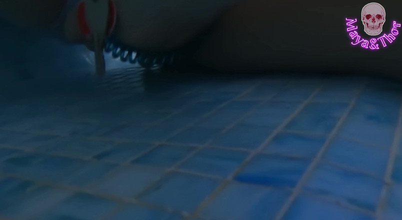 Mayay Thor X: Real girl in spa gives crazy underwater handjob to horny...