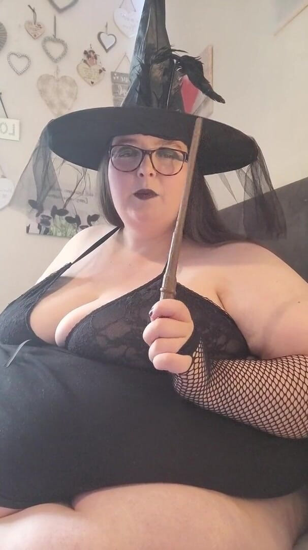 SSBBWLadyBrads: Fat witch goals cosplay