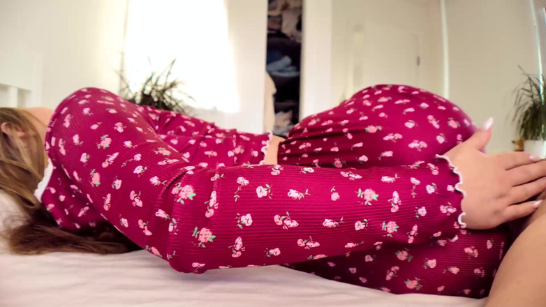 FantasyBabe: The Best Morning Ever for My Big Boobs Step Stepsister...