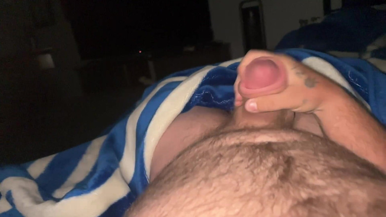 Bigwhitecock: Masturbándome y corrida por todas partes