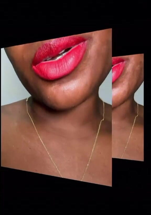 African Fart Queen: Video Personalizzato Di Scoreggia in Pantaloni Di Pelle Costosi