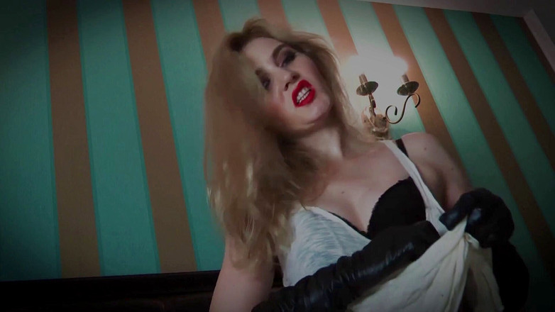 Goddess Celine: Tussen haar panty voordat je je hoofd verplettert