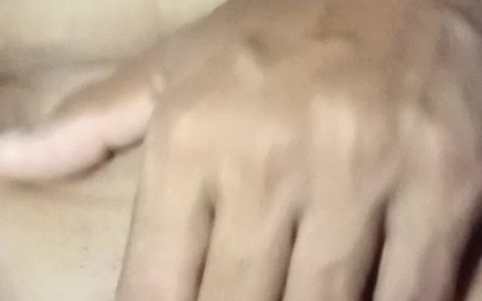 madusanka115: Siento a mi chica.