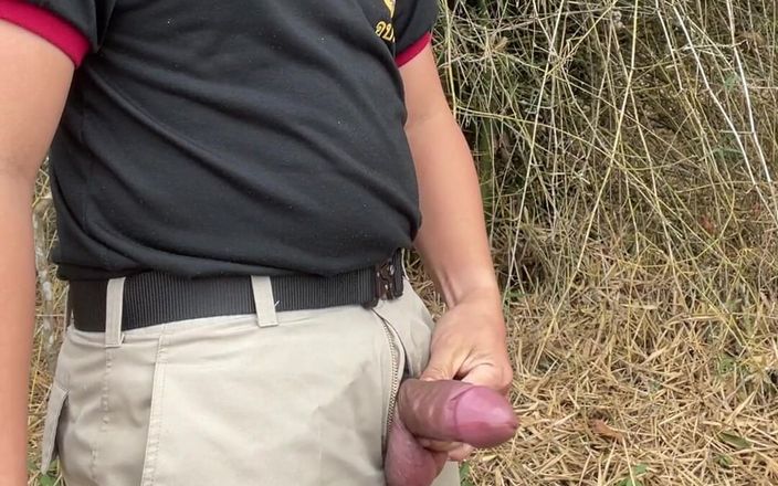 Hiroshi_cr: Uniformă thailandeză cu jucărie sexuală în aer liber