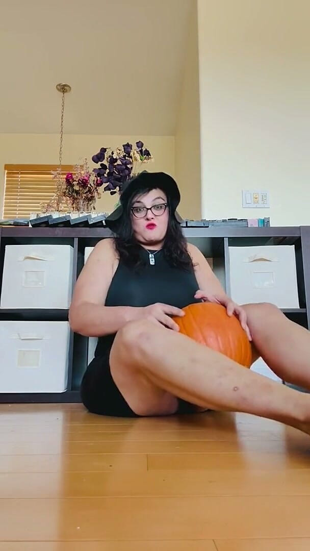 Thicc Thighs Seal This Pumpkin's Fate!