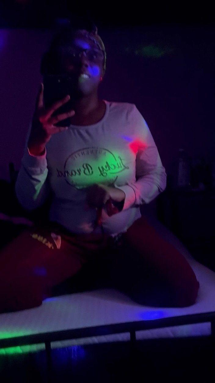 ALLIYAH ALECIA: Exotische Stripperin! (echte Jamaikanische Amerikanische Blondine)