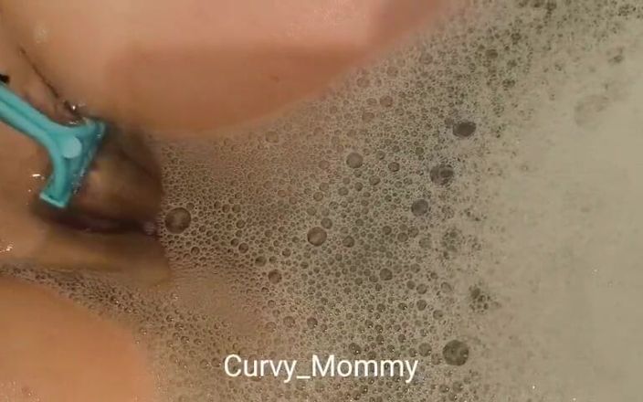 Curvy_Mommy: Möchten Sie es, wenn ich mich in der Badewanne rasiere?