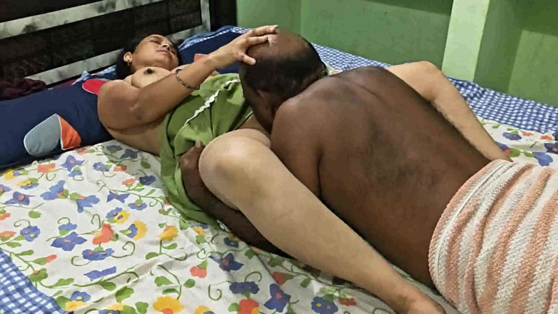 Sexy sindu: Güzel sindu teyze ateşli seks