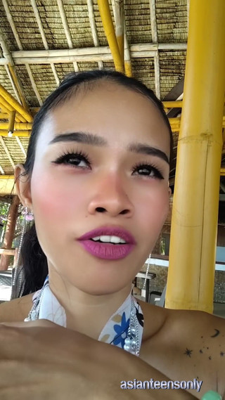 MaikaMann: 美容スピーチと外で楽しんだ後の巨大ディルドの紹介