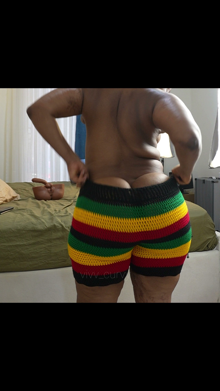 Solo big ass: Ass so Big Tight Shorts Dont Fit