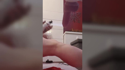 Mike Essex: Makine büyük dildoyla götten sikiliyor