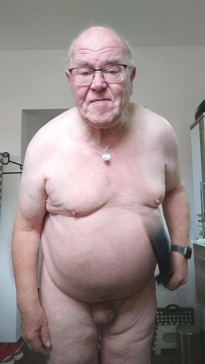 Karlchengeil: 妻のパンティーと罰