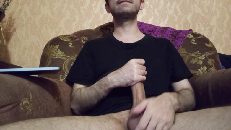 Alex Metallov: 거대한 자지를 쓰다듬고 포르노를 보는 핫한 남자