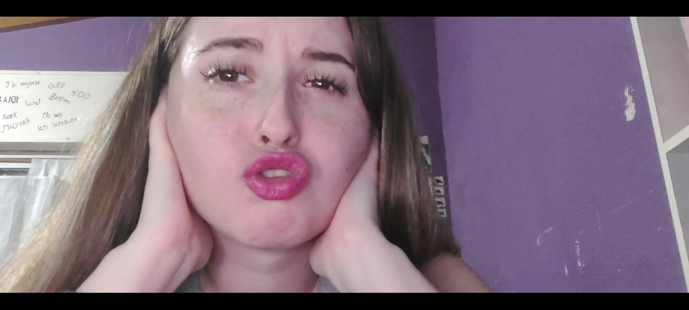 RavenHearth666VIP: 出门前的粉色口红