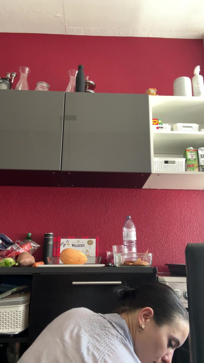 Miss Flora: Kochen im Kittchen