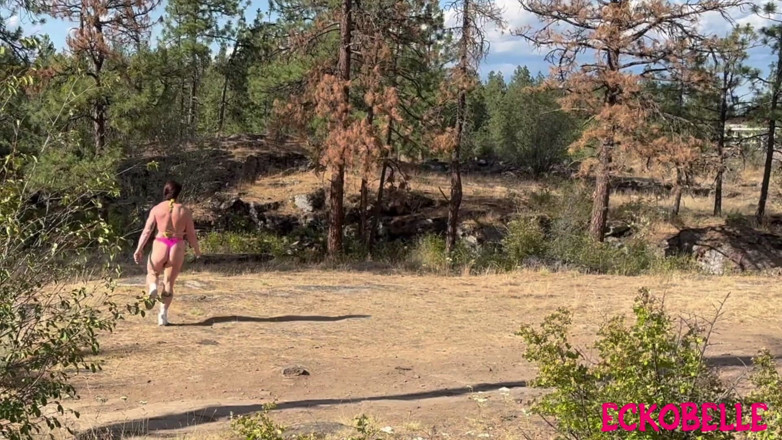 Ecko Belle: Muscle Mommy Wilderness Wedgie