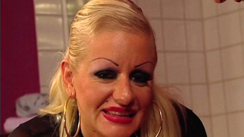 BDSM Fetish Deutschland: BDSM Sadomaso Klinik Blonde Domme Unterwerfung