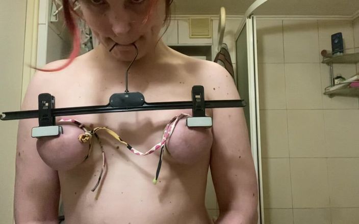 Elena studio: Bröst BDSM till orgasm - träldom, säckar, klädhållare Klämmor