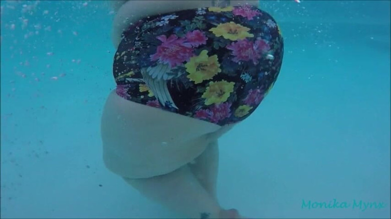 BBW Pleasures: Купание тела жиробасина (вид под водой)