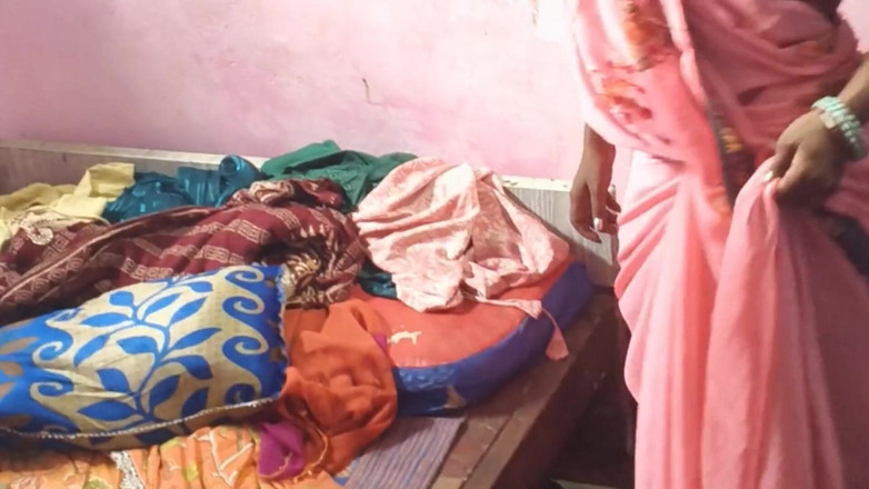 Sobha rani: Desi místní vesnice Bhabhi Těsná kundička sex video, indická krásná...