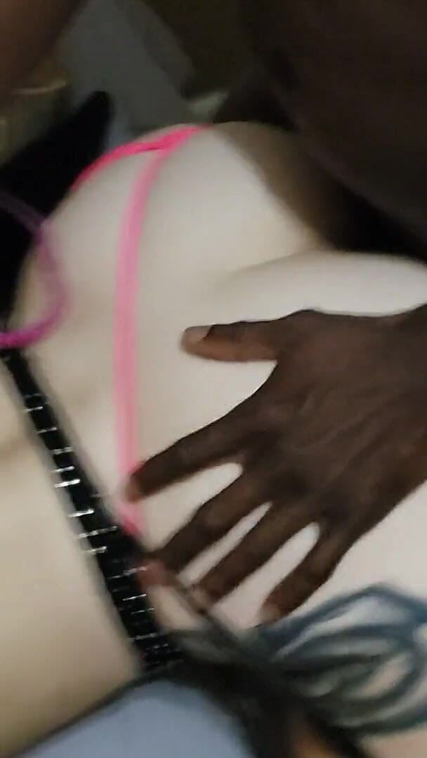 Viper Gets Tossed up by Two Black Cocks (Baddie Bangs) Viper Gets Tossed up by Two Black Cocks (Baddie Bangs)