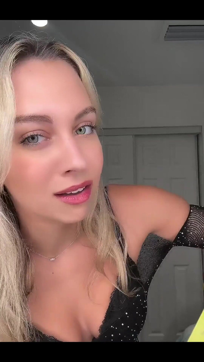 Tiffstreatsxoxo: Omg Wyd face înapoi aici cu creveti mici?