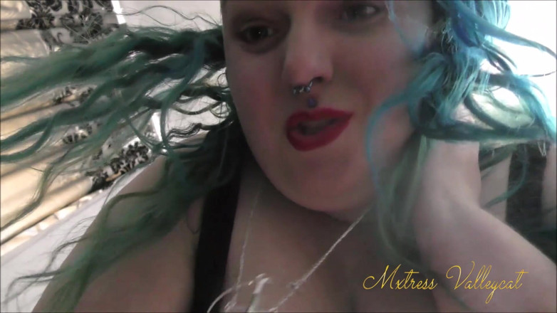Mxtress Valleycat: Sniff and lick my pits