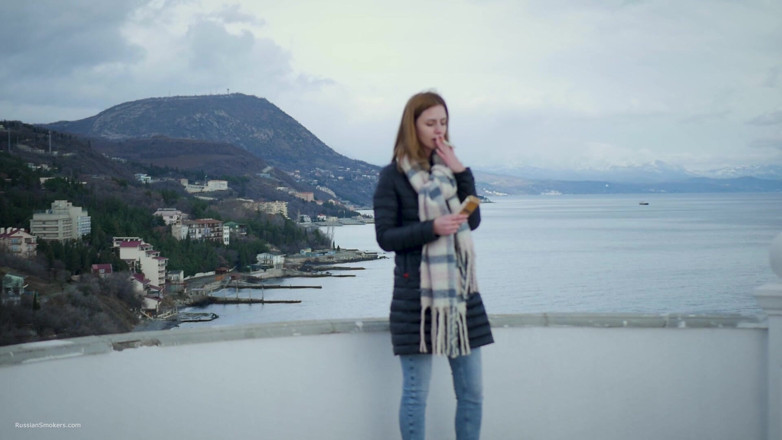 Russian Smokers: Coastal Smoke Moment Quiet Breeze Scenic View
