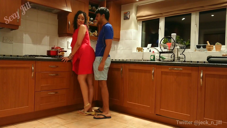 POV_Indian: Yenge devar Hintçe romantizm - Hintli üvey kız kardeş bir kadınla nasıl...