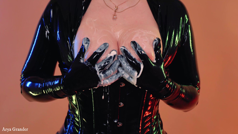 Arya Grander: Sexy latex fetish video birthday cake splosh!