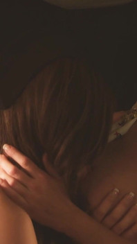 Ateşli uçuş sahnesi-3_lesbian uçuş görevlileri uçuş ortasında dildolarını test etmeye karar veriyor