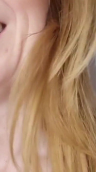 Szef Giantess Sprawia, Że Się Kurczysz I Upokarza