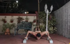 Tập thể dục & Khiêu vũ khỏa thân ở sân sau, nơi hàng xóm có thể nhìn thấy tôi