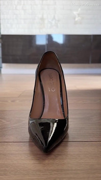 Arracher des talons hauts pour des esclaves
