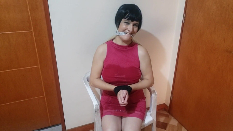 Agnes Swallow: Przyrodnia siostra jest związana i wkurzona