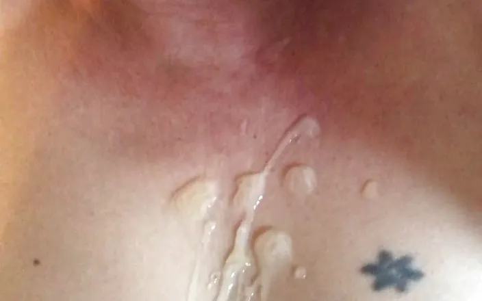 Gizzi: Cumshot on my chest