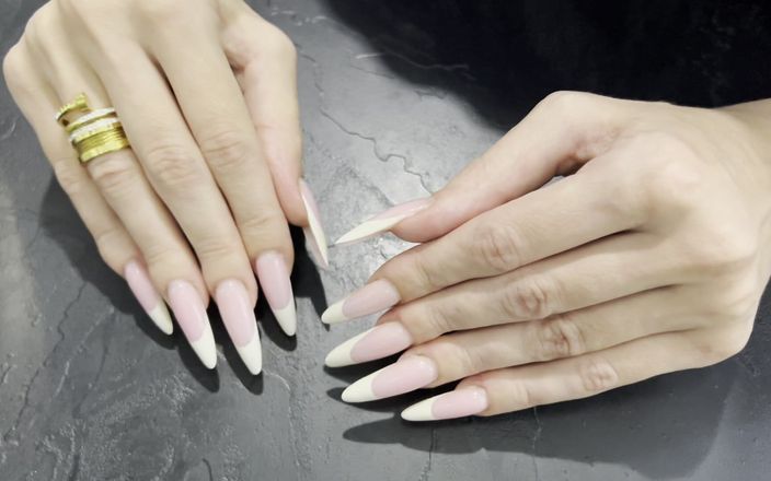 Julia domaina: Manicure francese