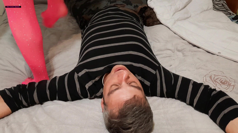 goddess82: Dominovala pod mým nahým zadkem!