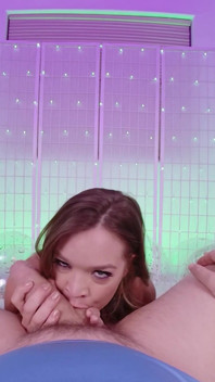 Katie Kush je opravdu hladová po velkém ptákovi